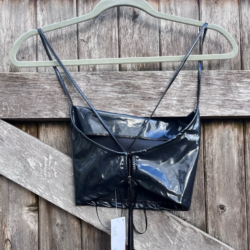 NWT UO Black Crop Tank - Picture 4 of 8